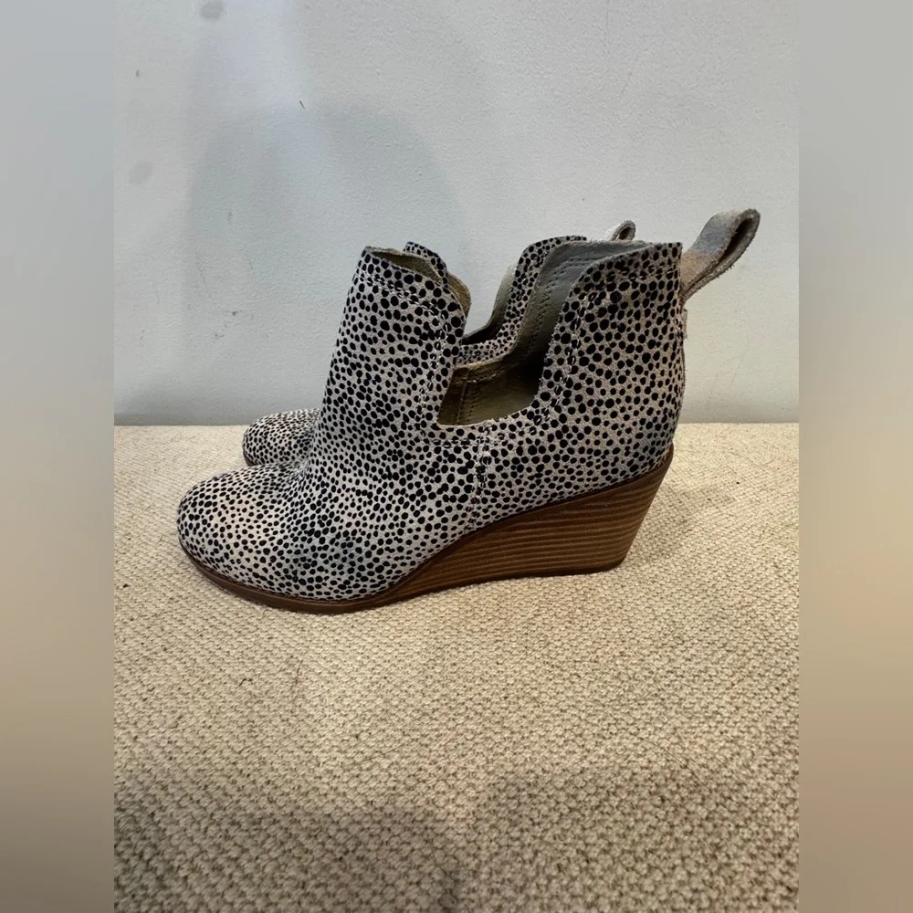 Toms Kallie Wedge Bootie Cheetah Print